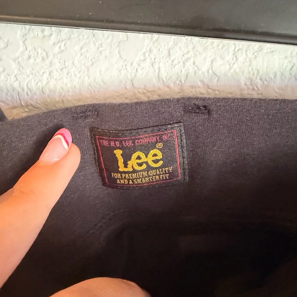 Women’s Lee Capri Pants - Casual Utility Style - Picture 5 of 10